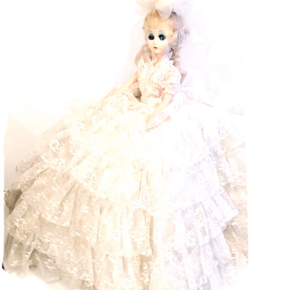 Madame Alexander Elise vintage bride doll
